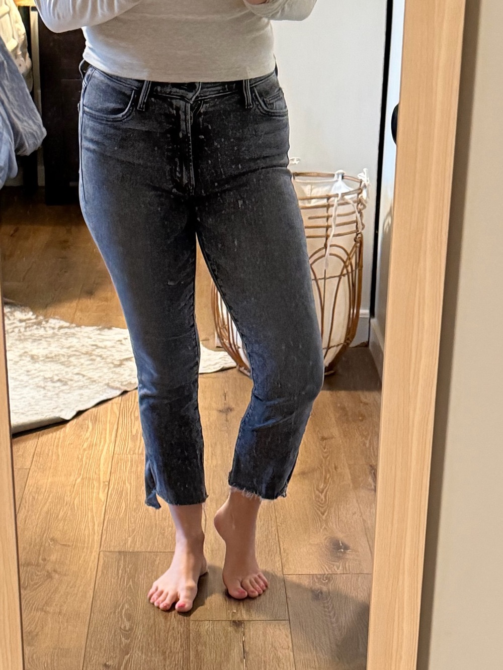 MOTHER Cropped Skinny Jeans in Washed Black-Gray